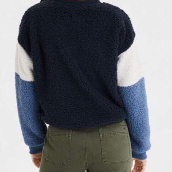 AMERICAN EAGLE Navy Blue Cream Colorblock Sherpa Pullover Crewneck Sweatshirt S - Picture 5 of 14